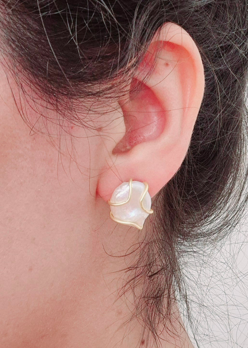 GAVI® Freshwater Pearls Crosswire Studs.