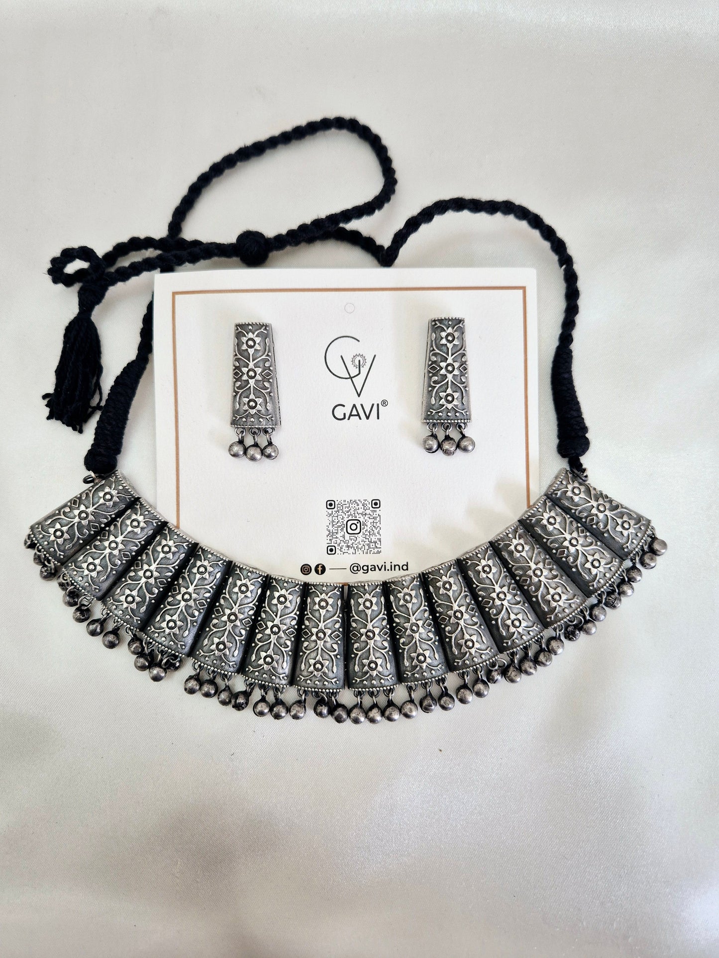 GAVI® Oxidized Black and Silver Choker Set
