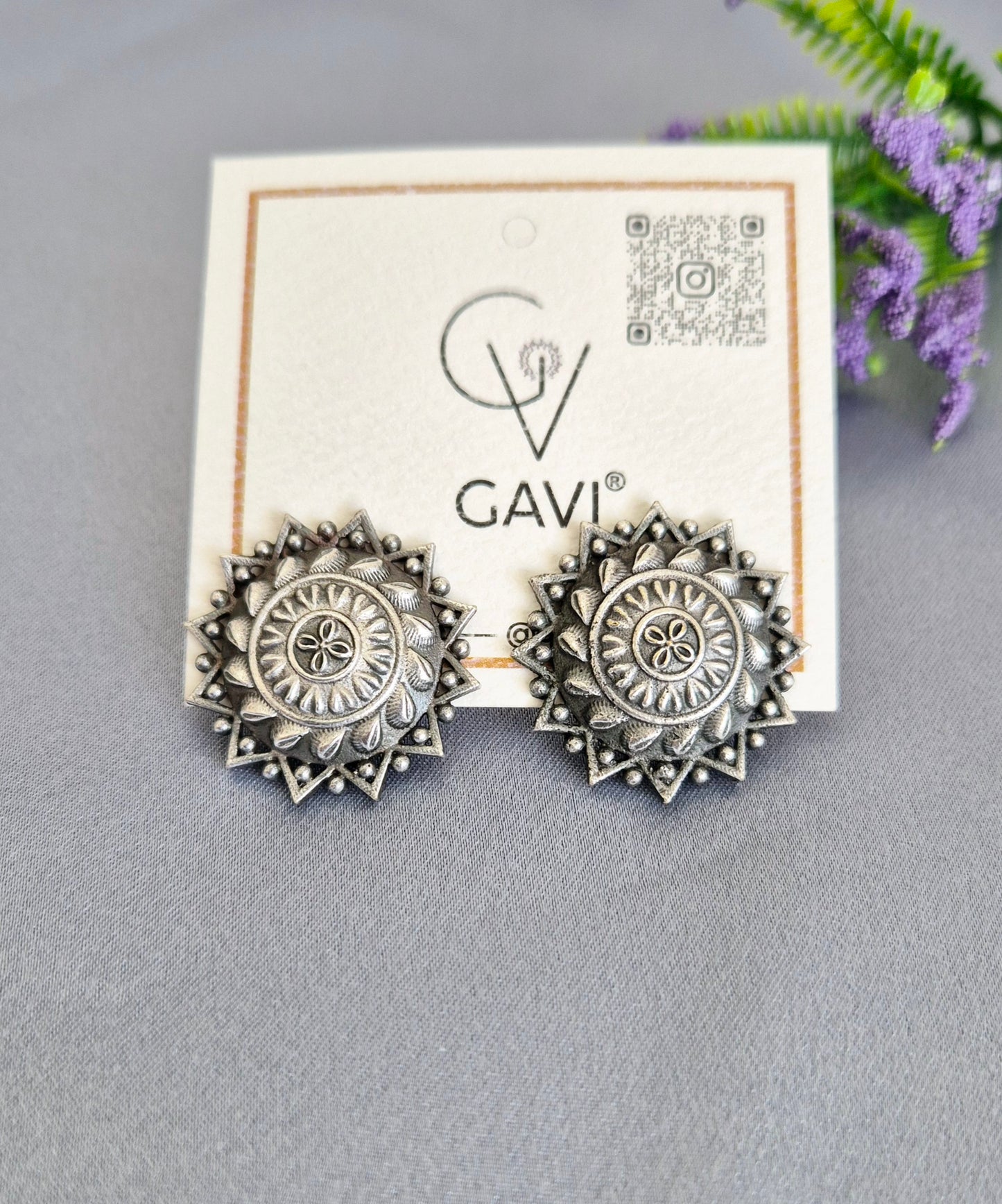 GAVI® Oxidized Chakra Studs