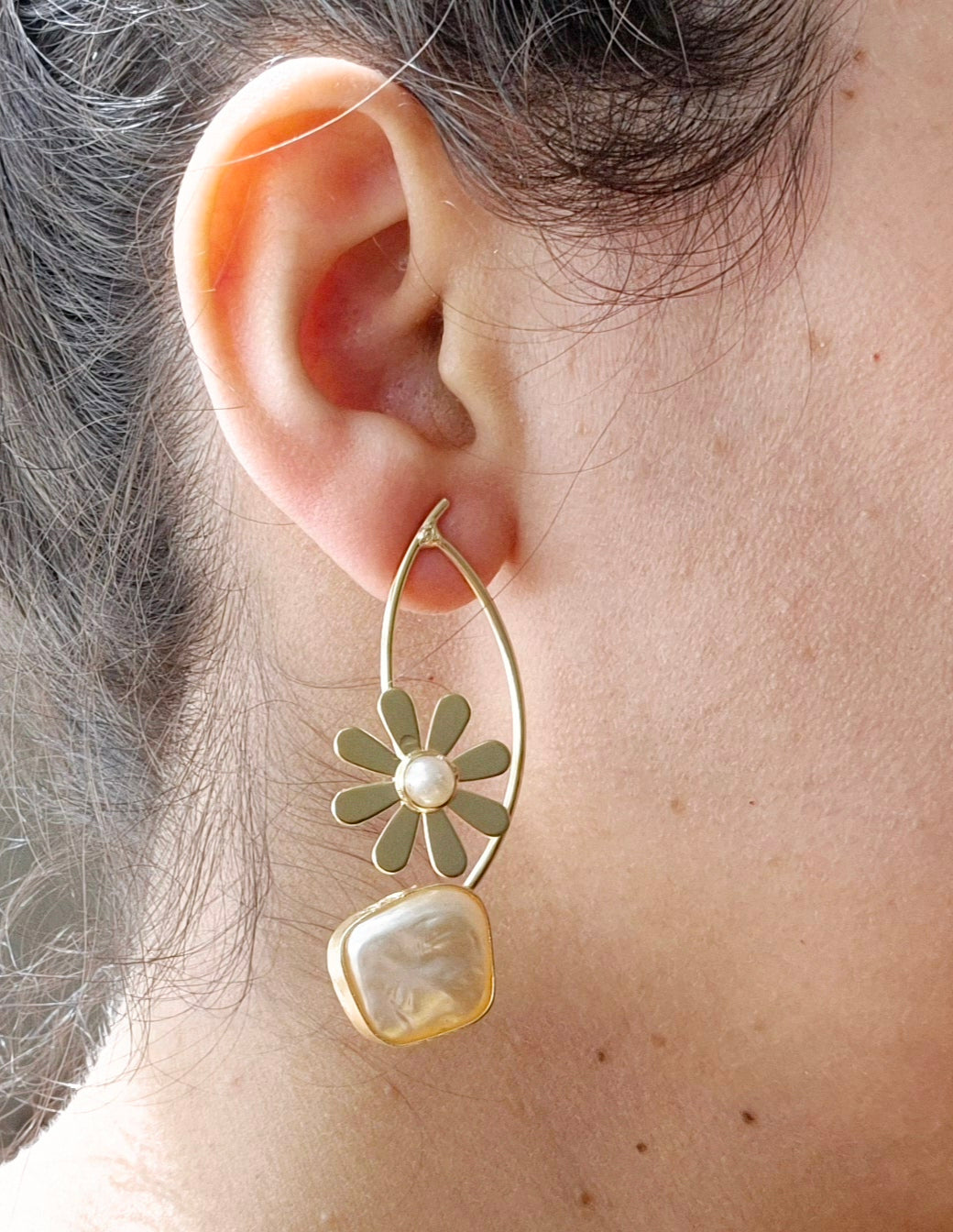 GAVI® Daisy Freshwater Pearl Earrings