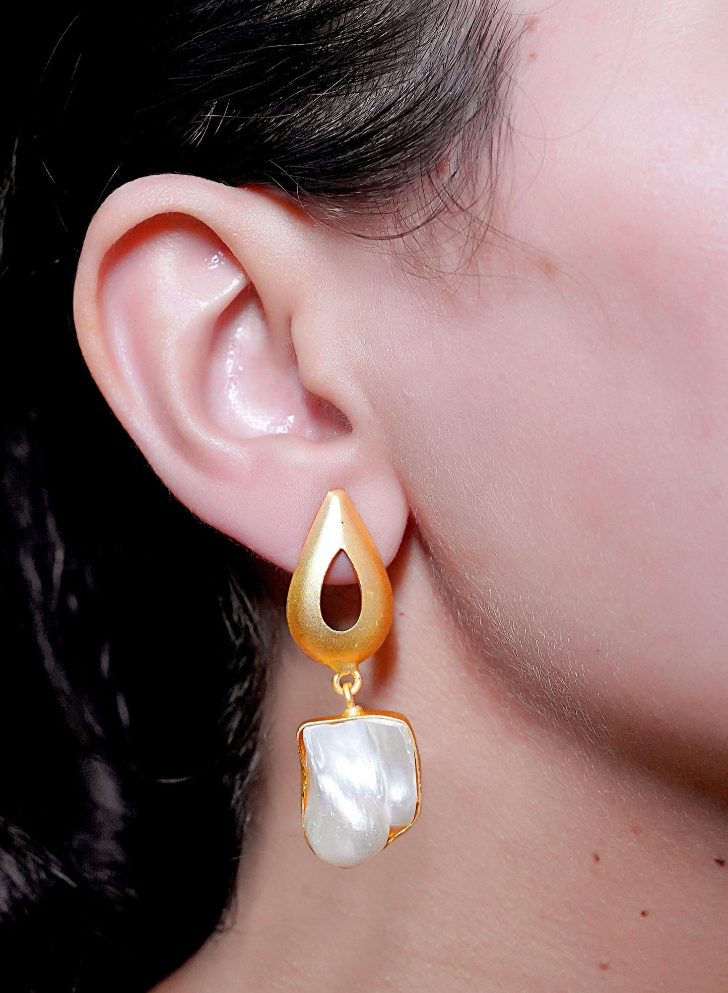 GAVI® Mother of Pearl Danglers.