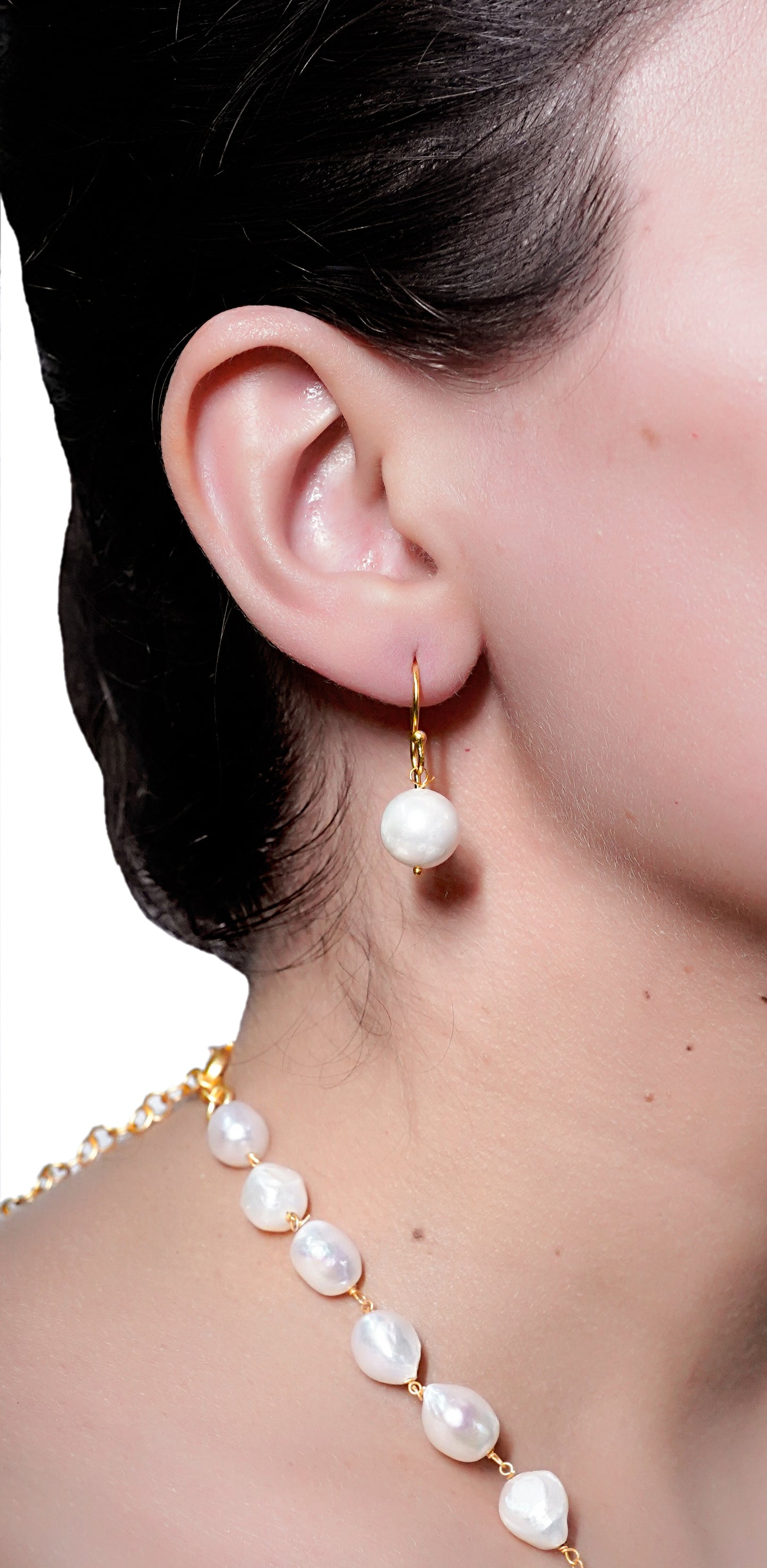 GAVI® Classic Freshwater Pearls Necklace Set.