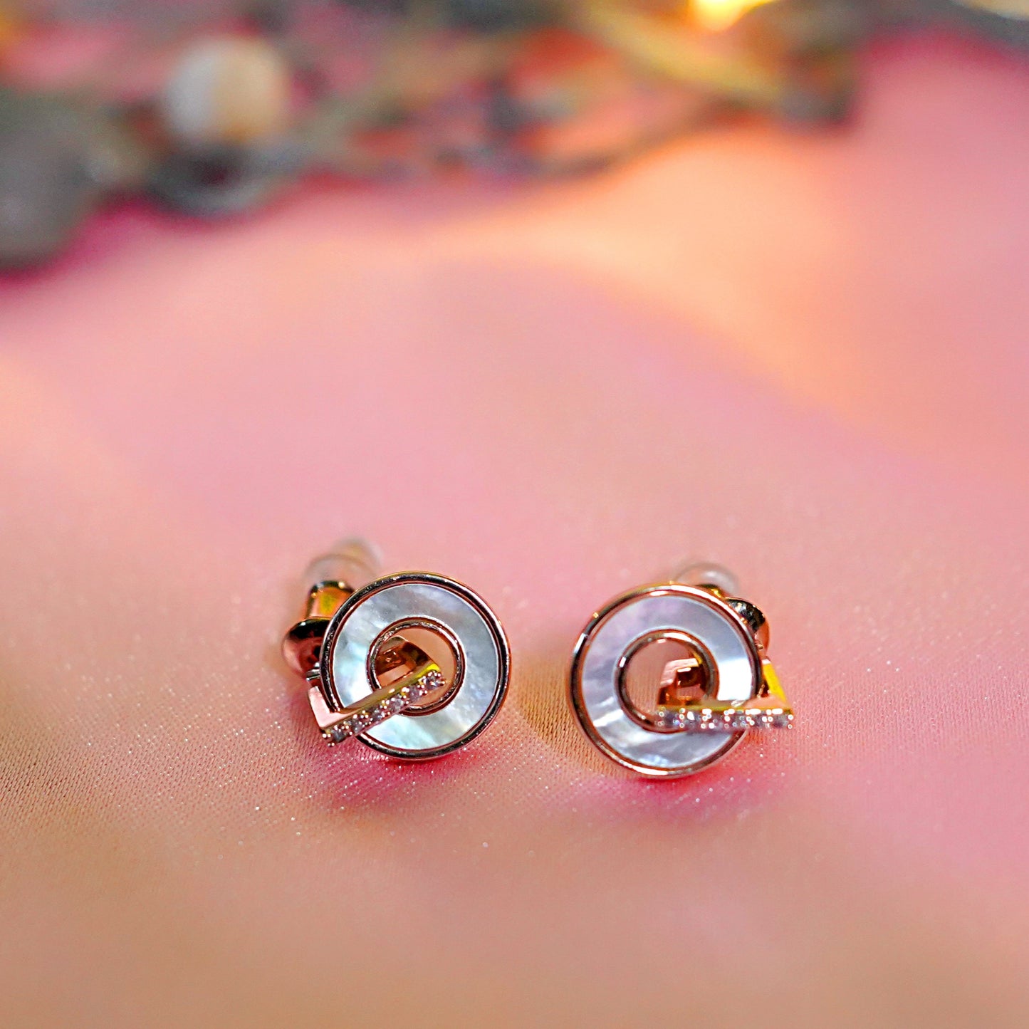 GAVI® Round Studs American Diamond.