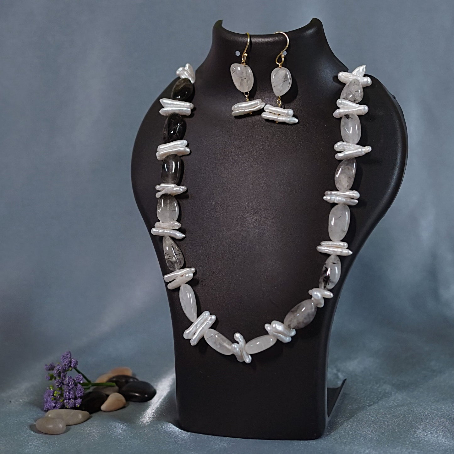 GAVI® Freshwater Pearls Mermaid Necklace Set.