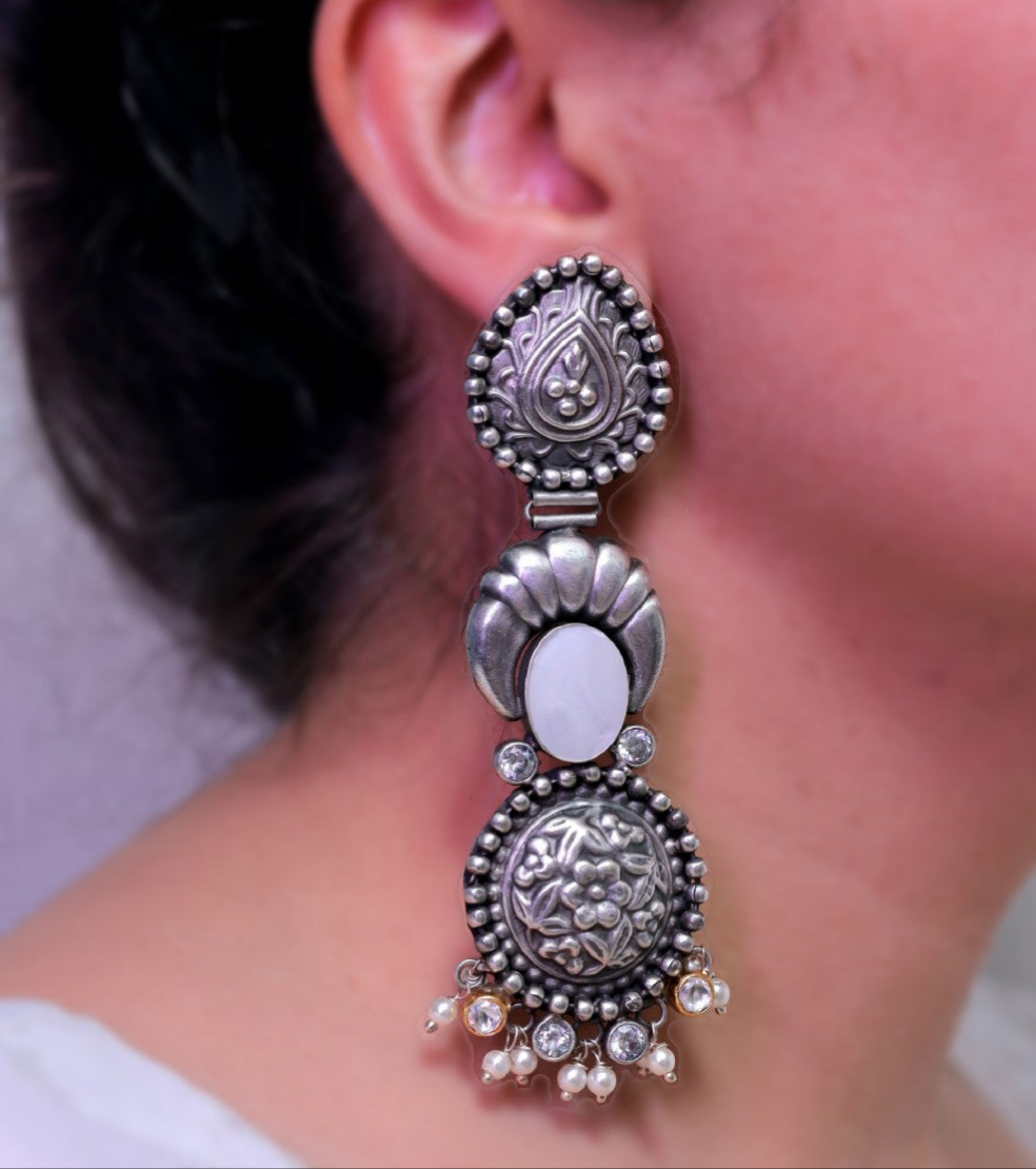 GAVI® Antique Style Oxidised Brass Light-Weight Danglers.