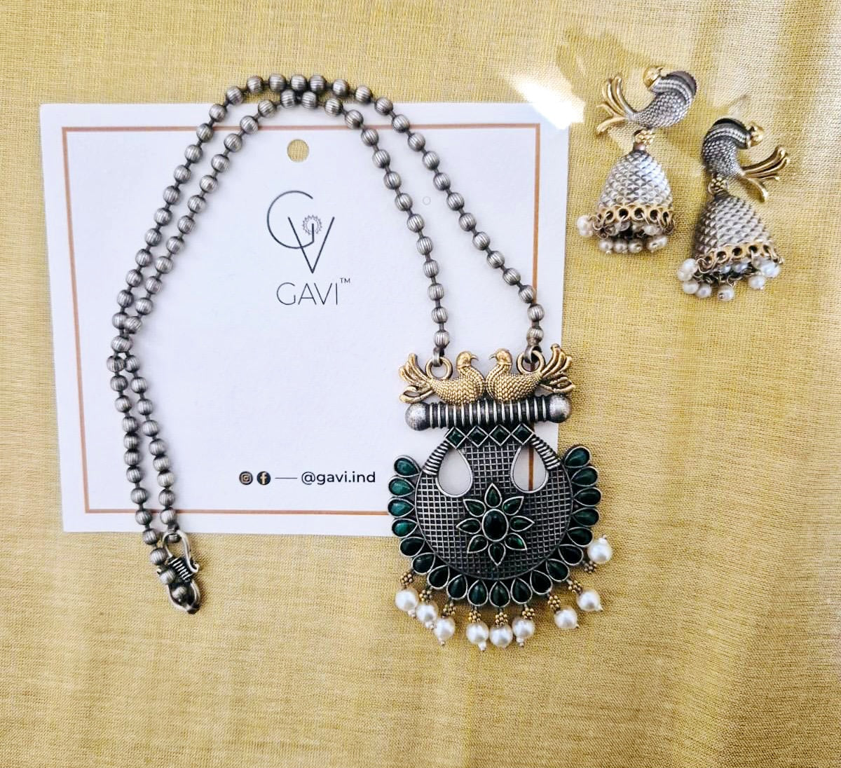 GAVI® Oxidized Green and White Necklace Set.