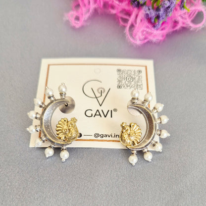 GAVI® Oxidized Crescent with White Beads Studs