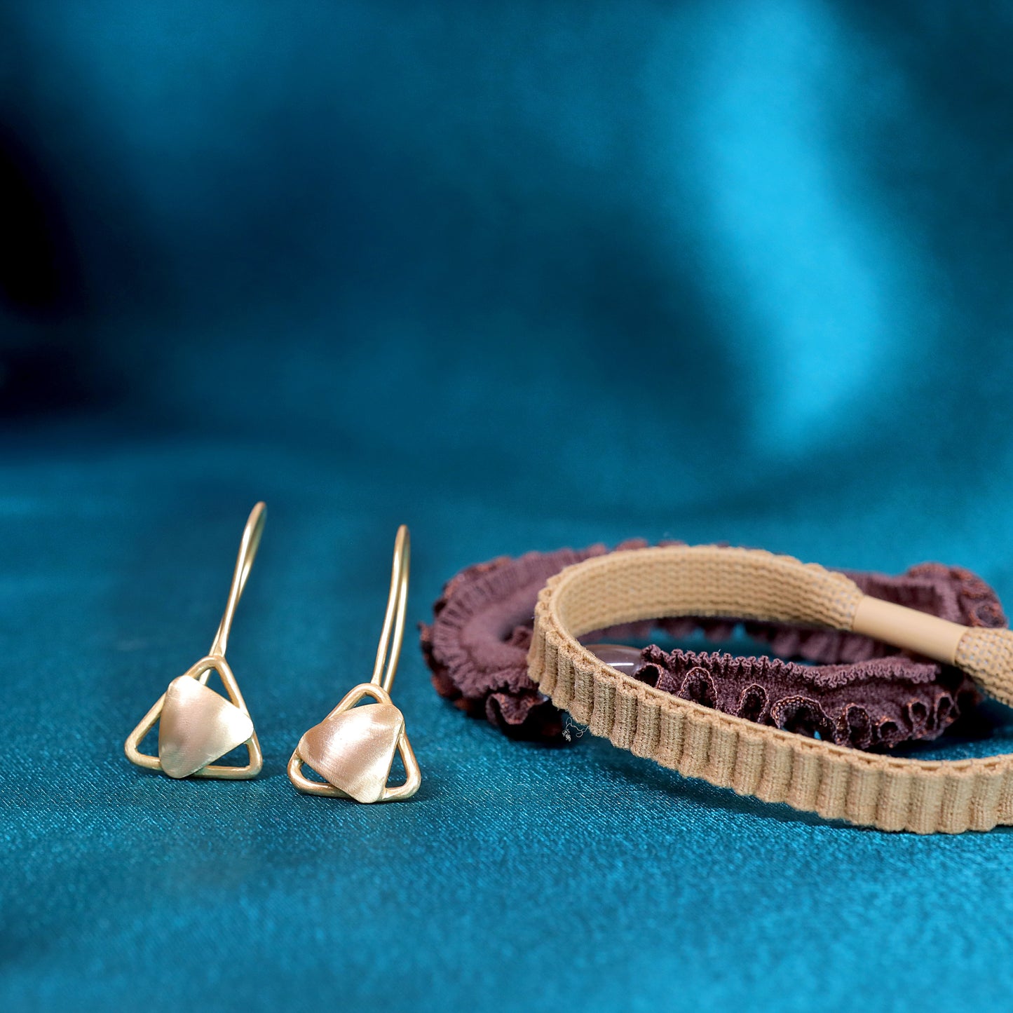 GAVI® Triangle design Hoops.