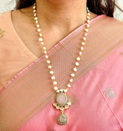 GAVI® Freshwater Pearls Necklace Set.