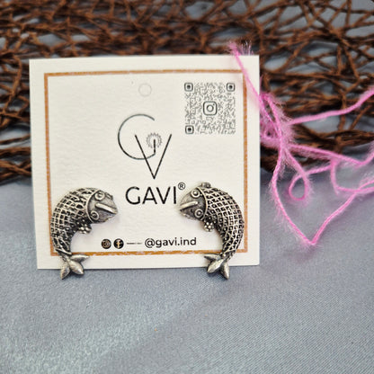 GAVI® Handcrafted Oxidized Fish Studs for a Timeless Ethnic Look