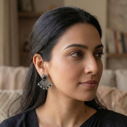 GAVI® Oxidized Black Stone Rhombus earrings