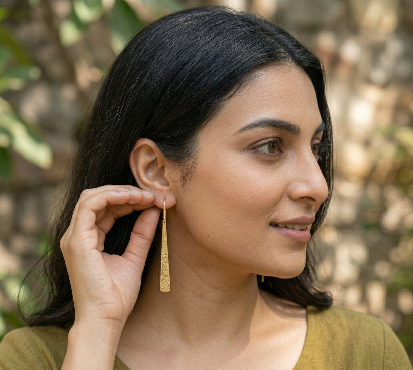 GAVI® Minimalistic Graceful Gold Danglers to Make a Statement